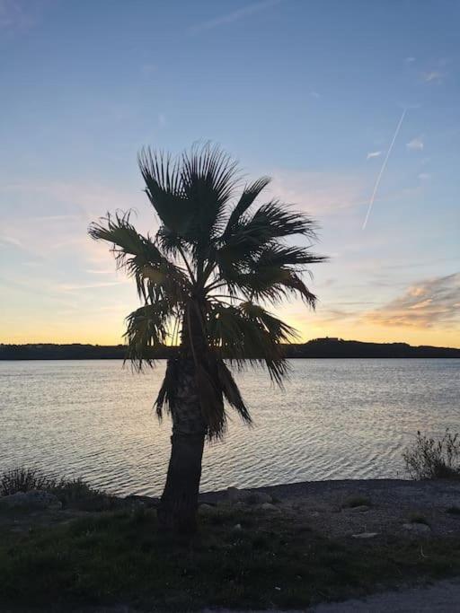 Belle villa de 90m2 au calme avec jardin et parking à 10 mn de la mer en voiture Fos-sur-Mer Extérieur photo