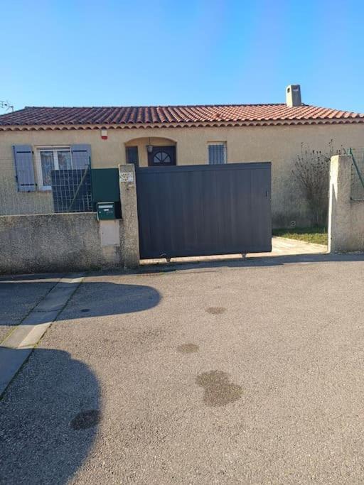 Belle villa de 90m2 au calme avec jardin et parking à 10 mn de la mer en voiture Fos-sur-Mer Extérieur photo