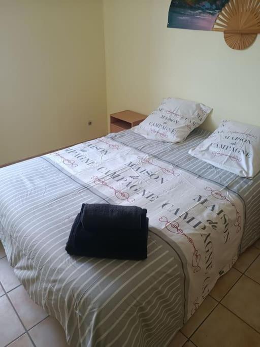 Belle villa de 90m2 au calme avec jardin et parking à 10 mn de la mer en voiture Fos-sur-Mer Extérieur photo